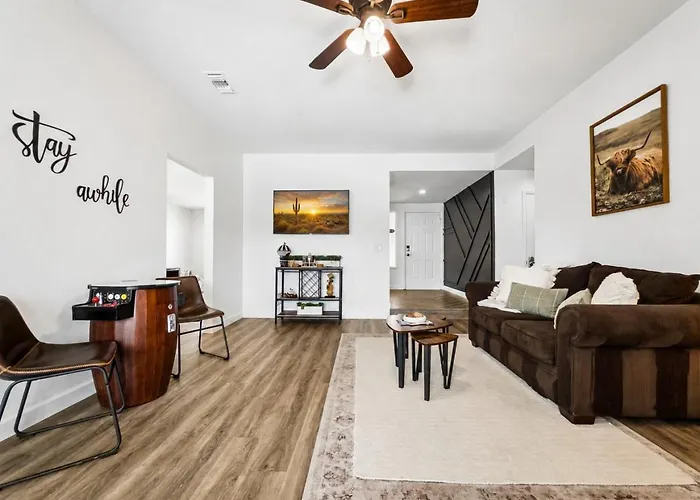 Dive In Desert - 3bd - Pool Oasis Holiday home