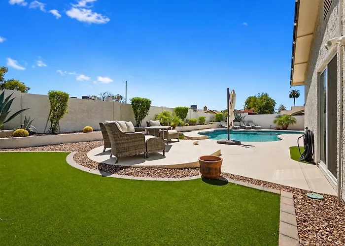 Dive In Desert - 3bd - Pool Oasis Holiday home